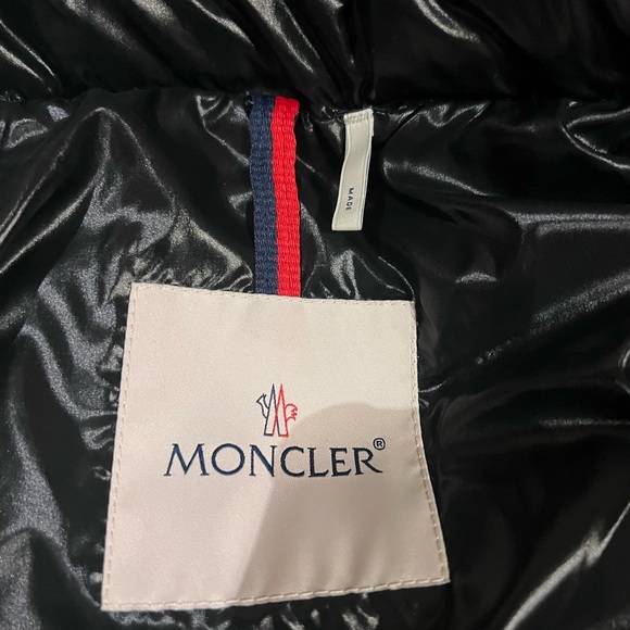 Moncler - Picture 9 of 10
